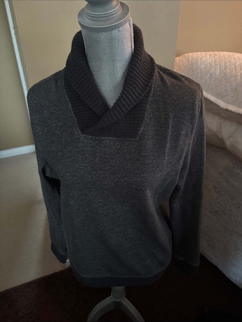 H&M Men's V-Neck Shawl Collar Sweater in Dark Gray